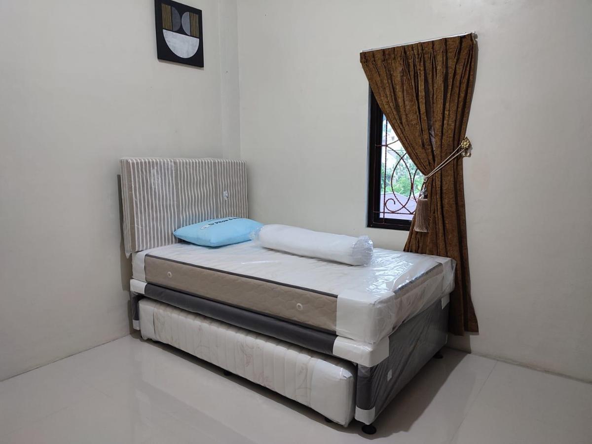 M1 Residence Manado Exterior photo