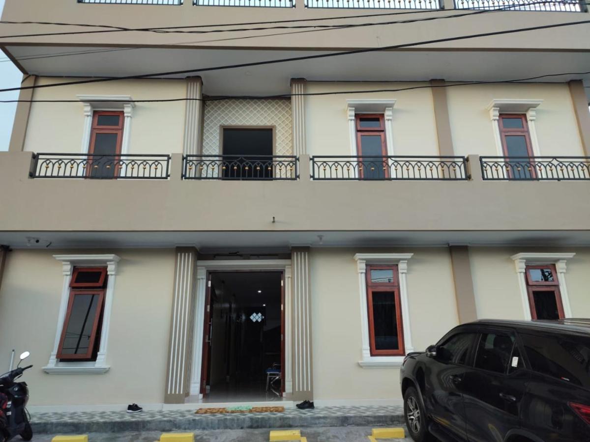 M1 Residence Manado Exterior photo